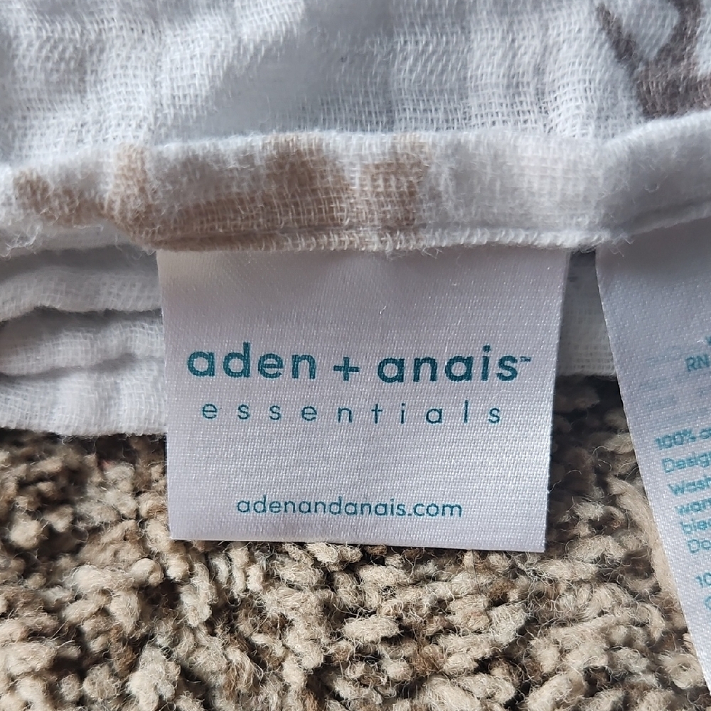 Aden + Anais Animal and Geometric Swaddle Blanket Set - Picture 2 of 2